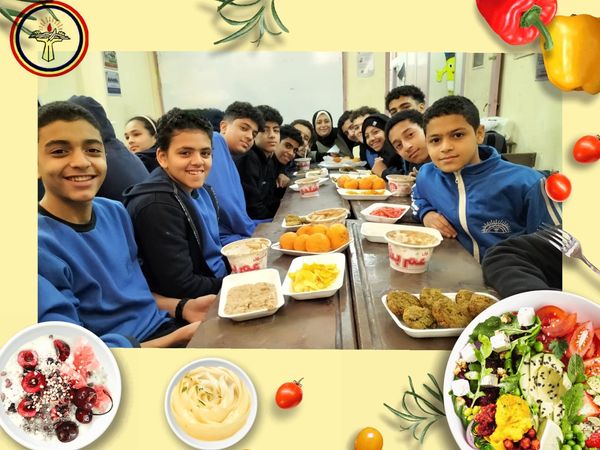 نشاط البرلمان المدرسى وإفطار جماعى للطلاب في جو يسوده الحب والبهجة